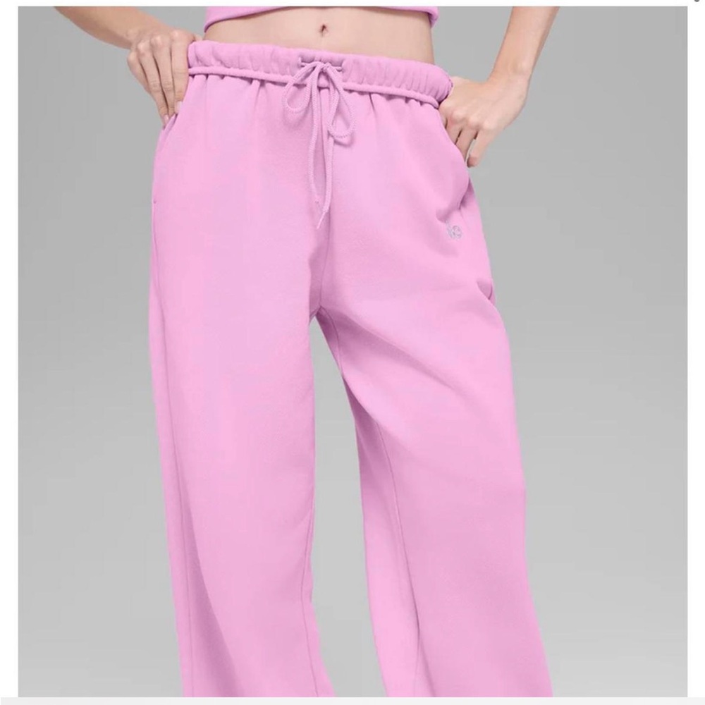 NWT ALO Yoga Accolade Straight Leg Sweatpant Candy Heart Pink Small